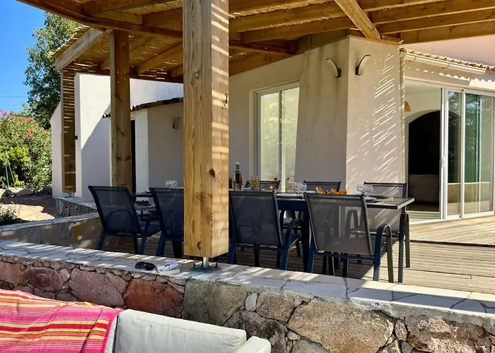 Avec Piscine Proche Plages Et Commerces Vila