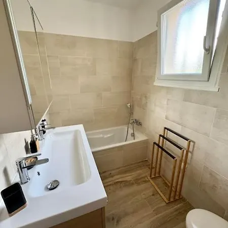 Confortable Avec Piscine Villa